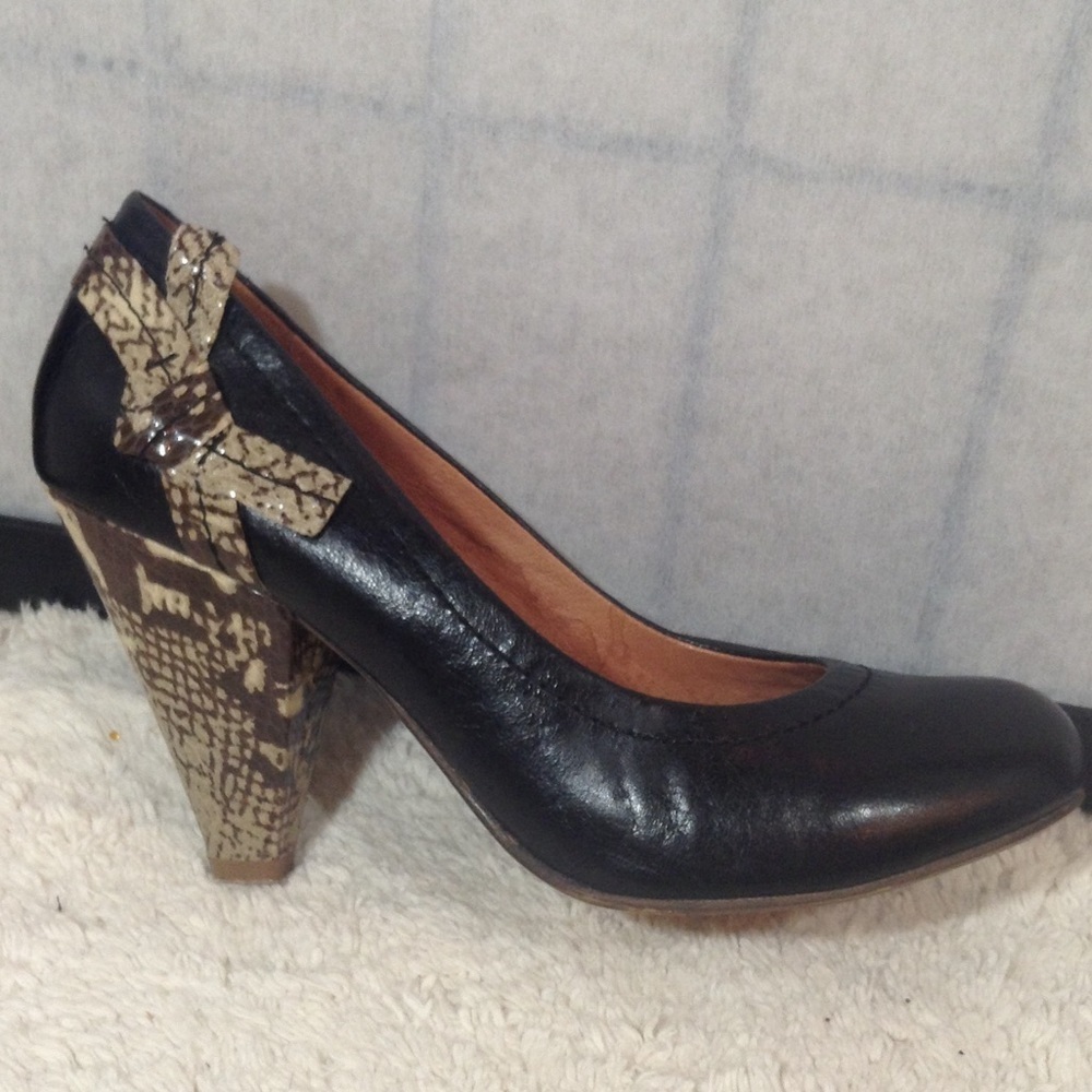 Aldo leather pumps